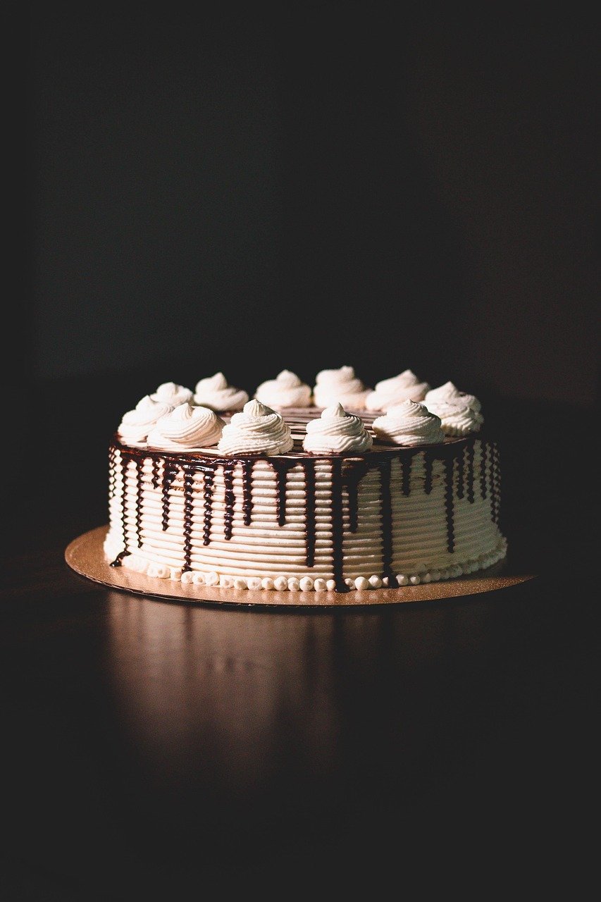 cake, dessert, icing, frosting, cake decoration, bithday cake, cake frosting, bakery, bake, delicious, sweet, happy birthday, tasty, food, food photography
